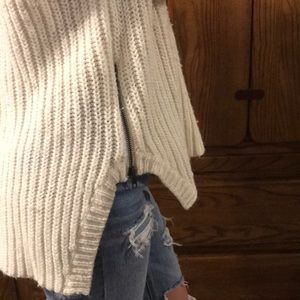 American Eagle sweater !